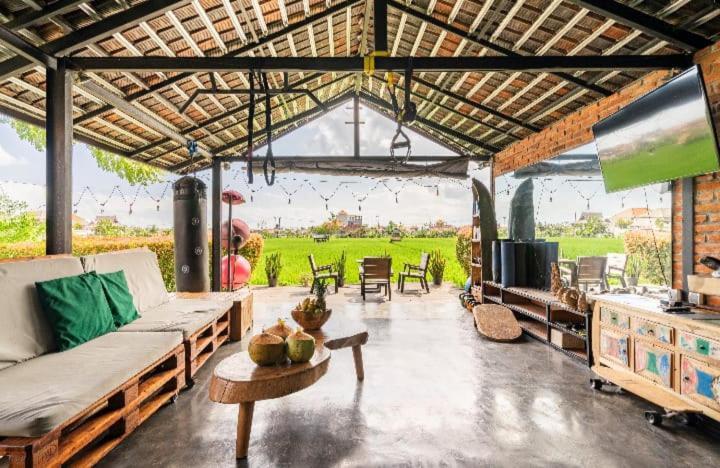 Big Brother Surf Inn Canggu Esterno foto