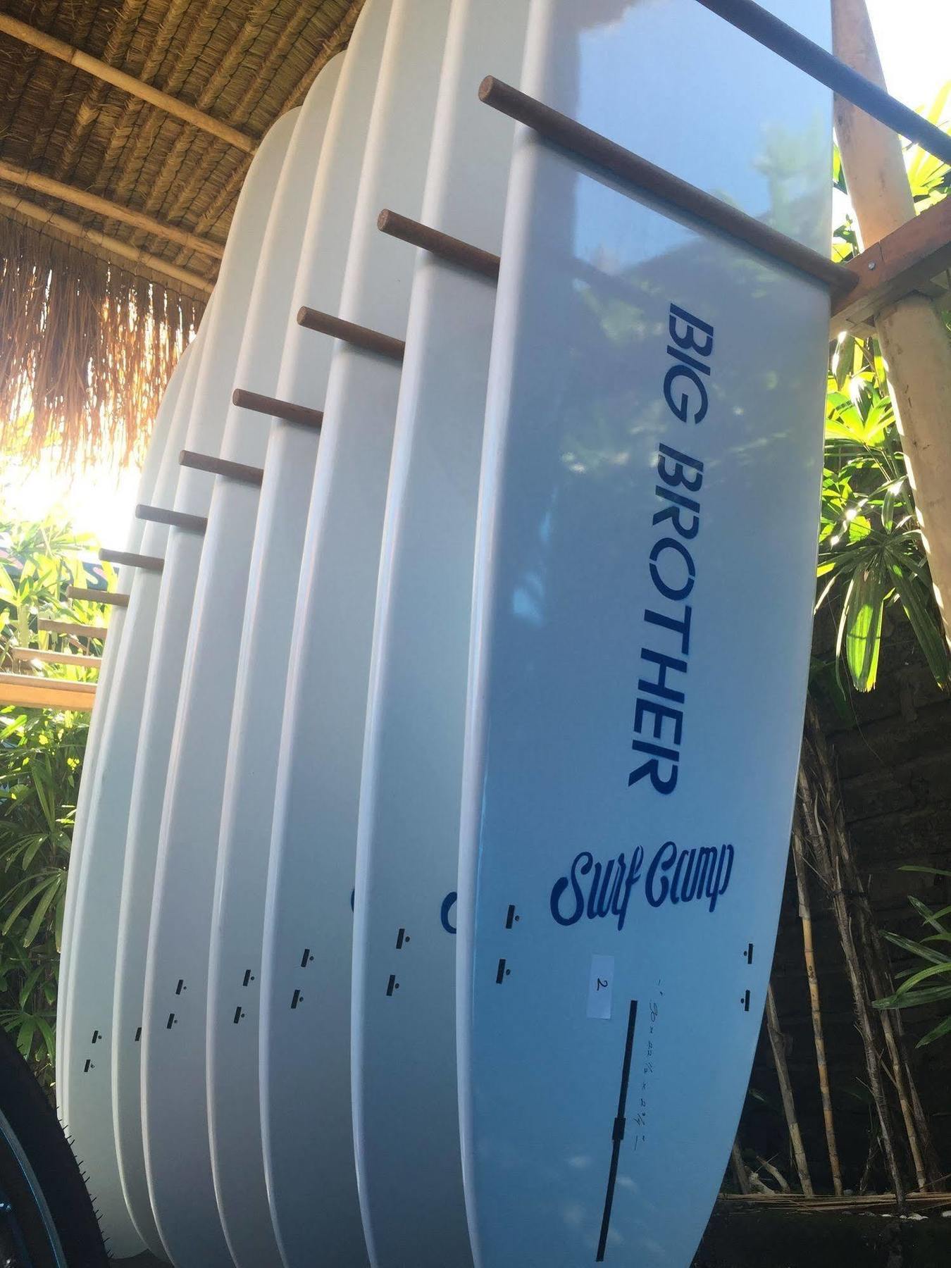 Big Brother Surf Inn Canggu Esterno foto