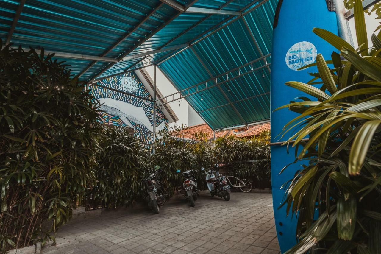 Big Brother Surf Inn Canggu Esterno foto