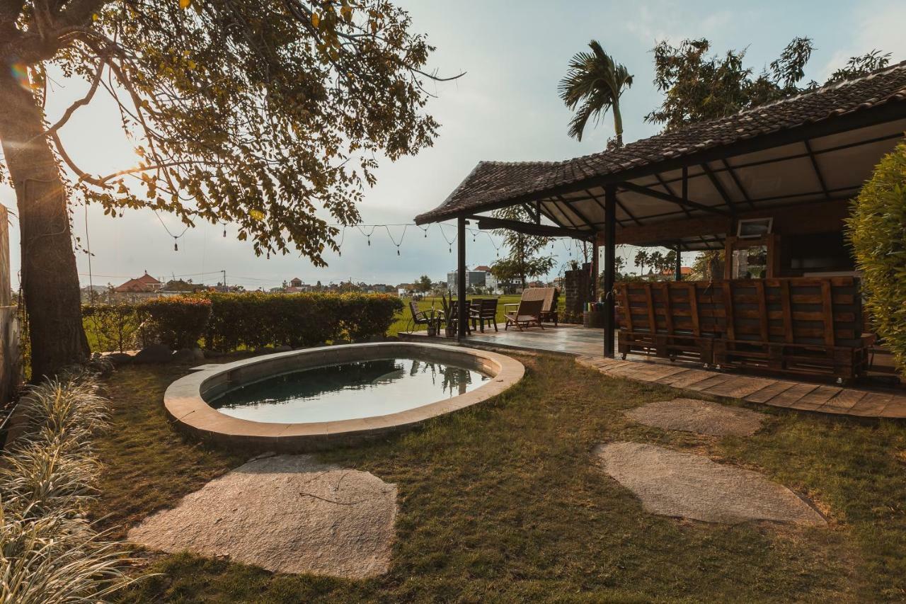 Big Brother Surf Inn Canggu Esterno foto